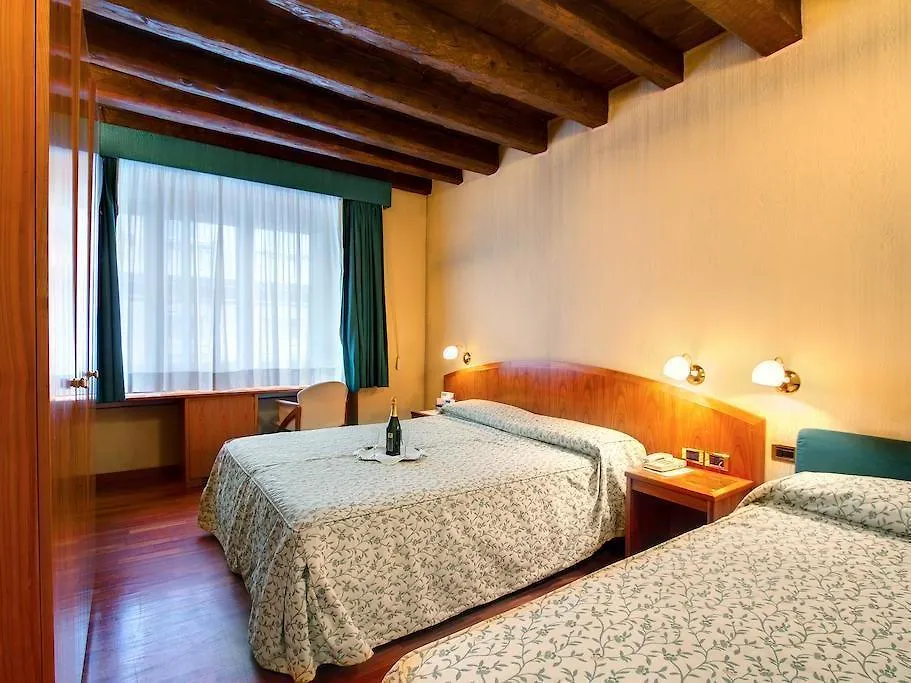 Hotel Corot Рим