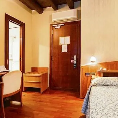 Hotel Corot Рим