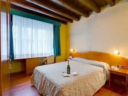 Hotel Corot Рим